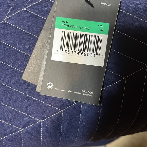 Pittsburgh Steelers Football Jersey - Picture 3 of 6